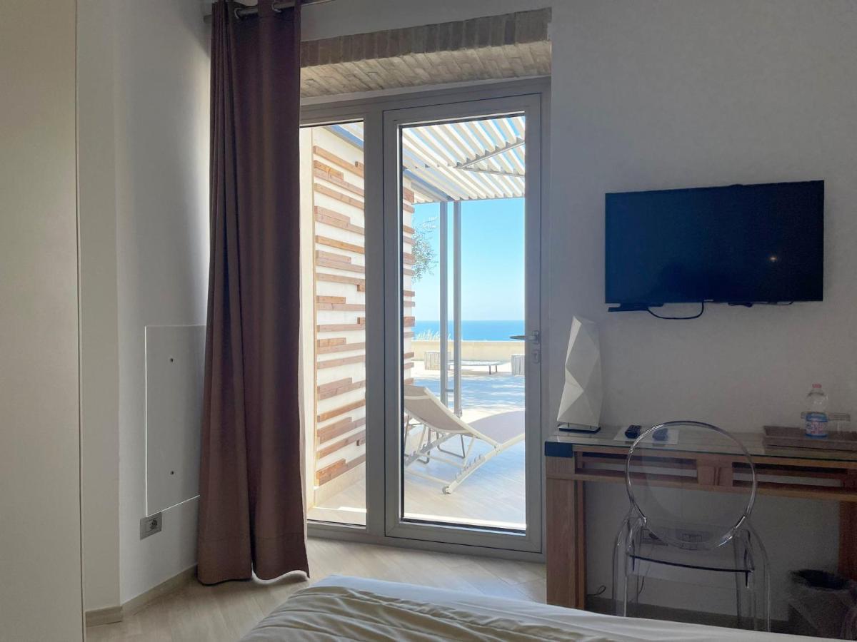 マリーナ・ディ・パルマ Daedalium Bed & Breakfast エクステリア 写真