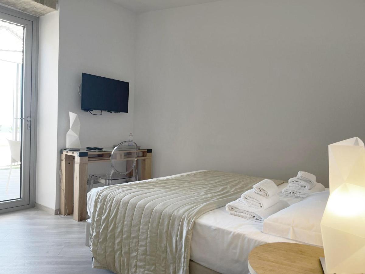 マリーナ・ディ・パルマ Daedalium Bed & Breakfast エクステリア 写真